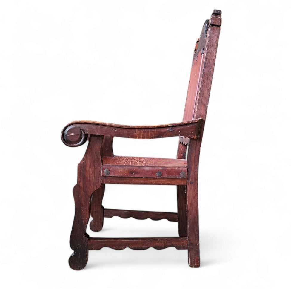 Early 20th Century Spanish Colonial-Style Silla Amplia Chair With Distressed Leather