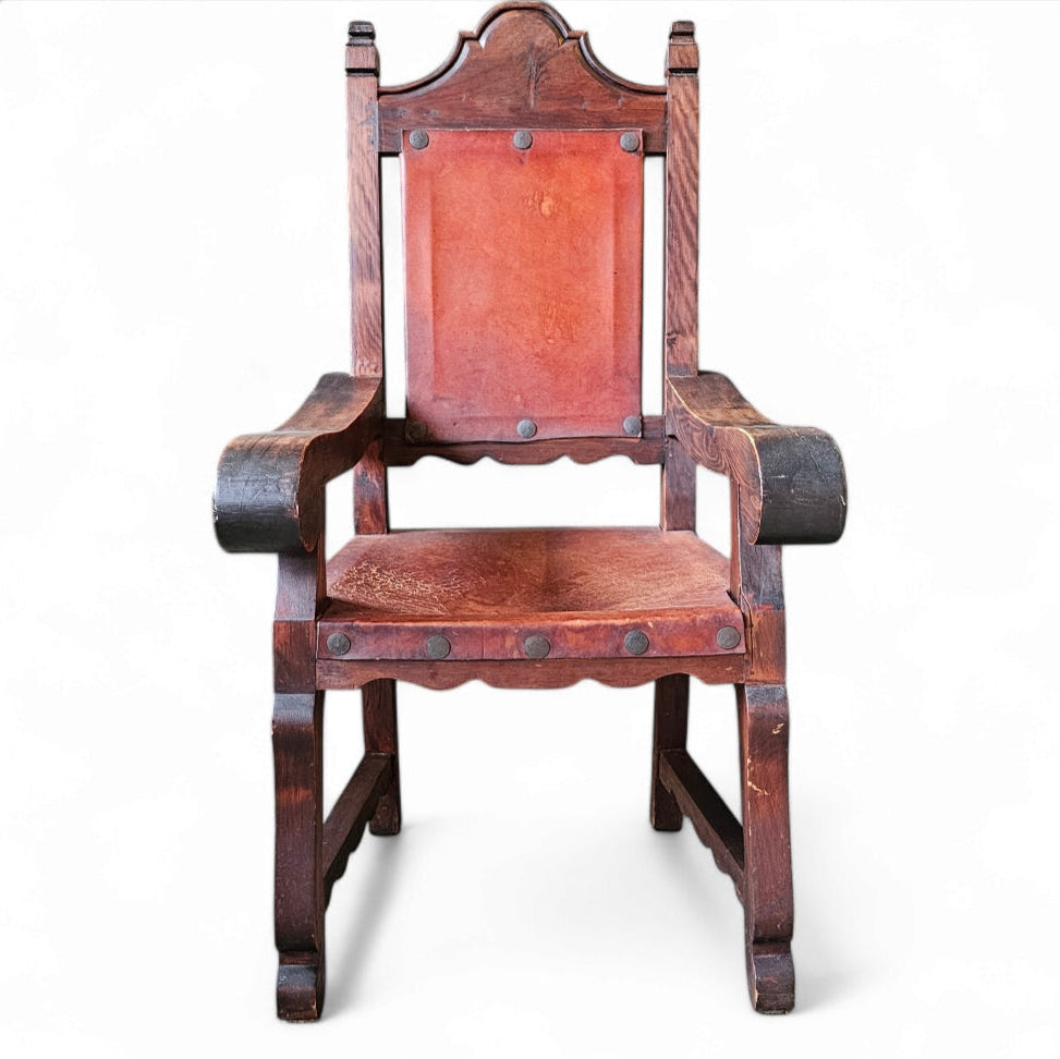 Early 20th Century Spanish Colonial-Style Silla Amplia Chair With Distressed Leather