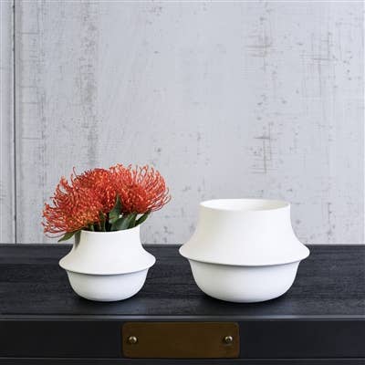 Vita Vase - Sm - Matte White. opening 3.5"