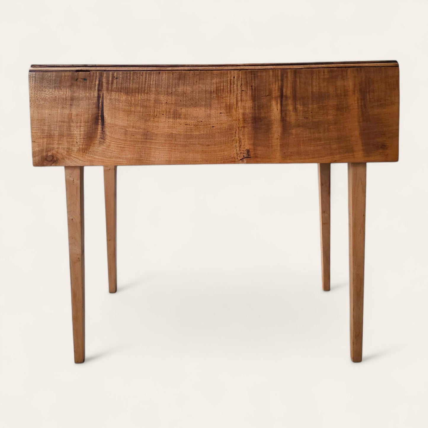 1790s New Bedford Pembroke Table in Tiger Maple