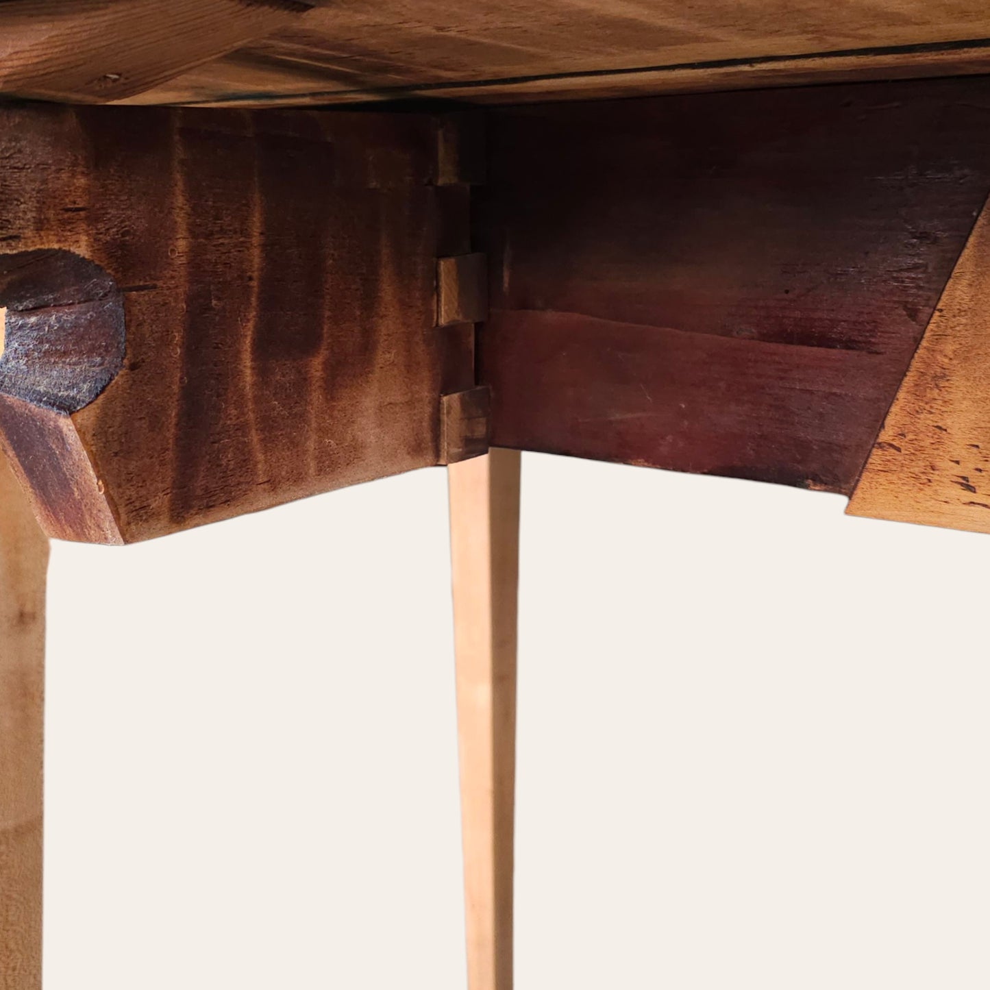 1790s New Bedford Pembroke Table in Tiger Maple