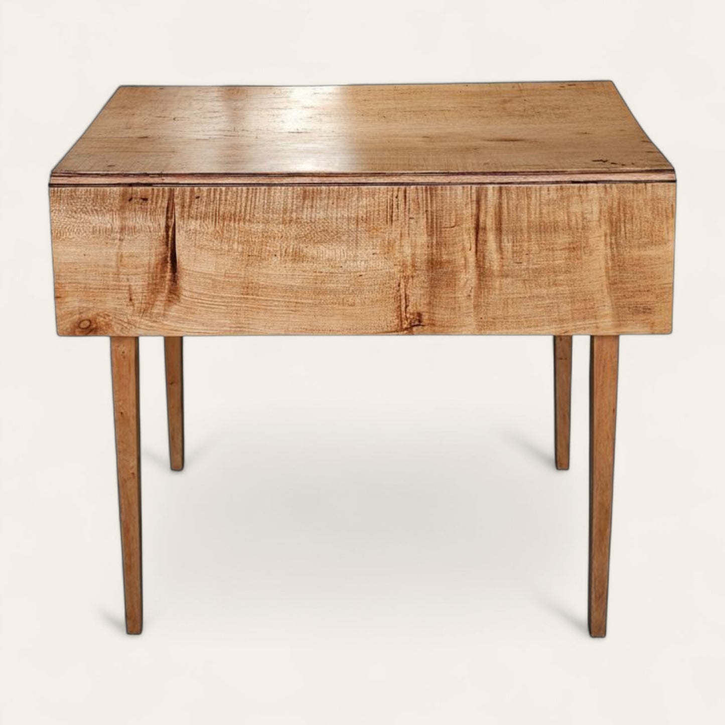 1790s New Bedford Pembroke Table in Tiger Maple