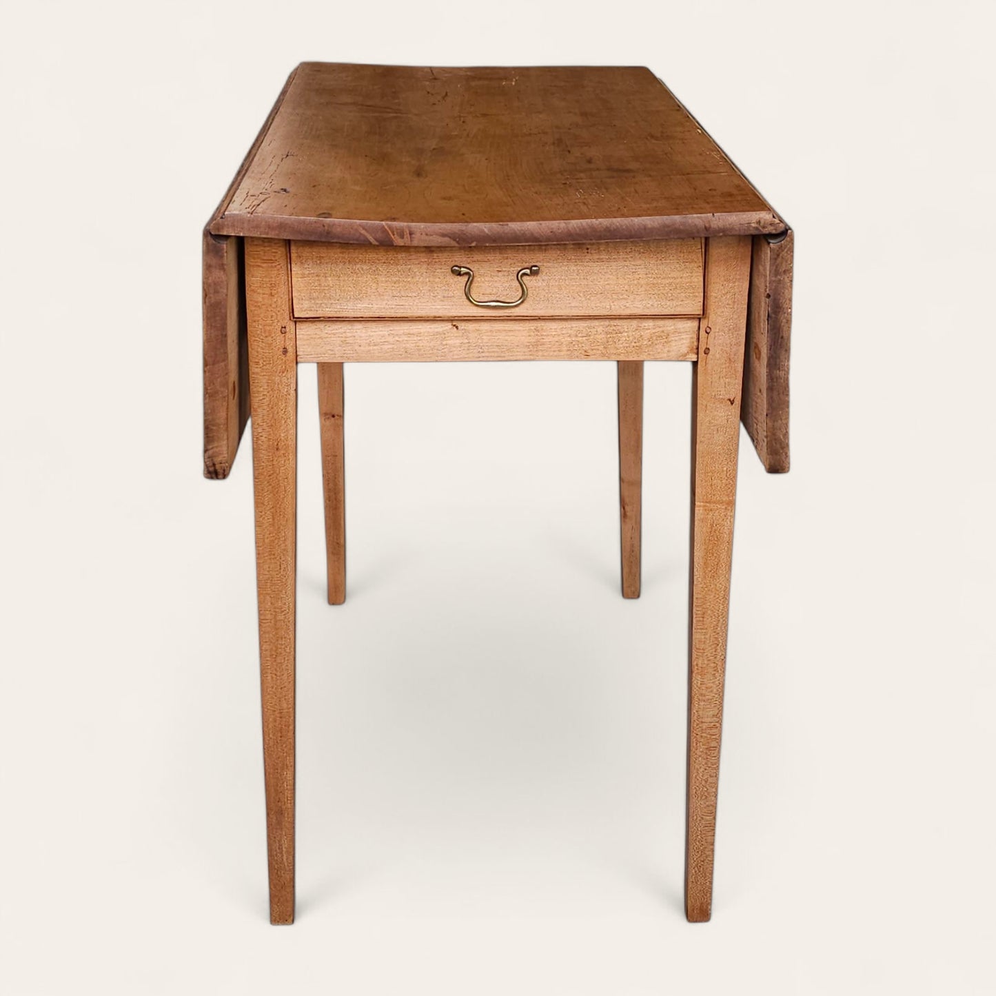 1790s New Bedford Pembroke Table in Tiger Maple