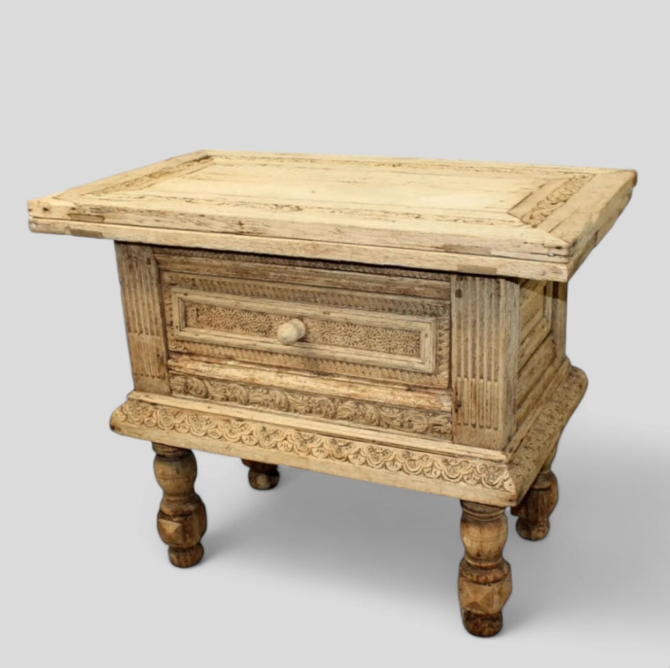 19th C English Draw Leaf Pedestal Table in Carved Oak