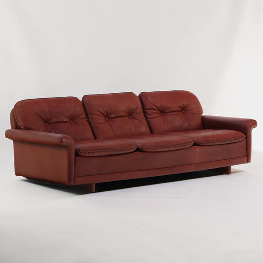 1970s Danish Oxblood Leather Sofa by Thams Kvalitet in the Style of De Sede