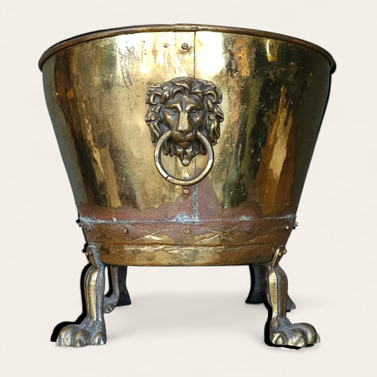 19th Century English Brass Jardiniere with Lion Paw Feet