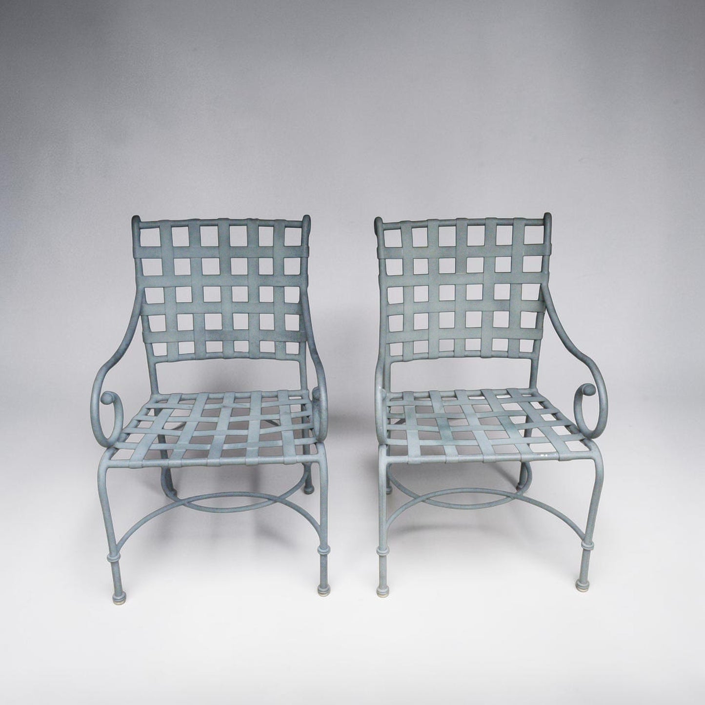 Brown Jordan Florentine Three-Piece Patio Set in Speckled Charcoal Finish