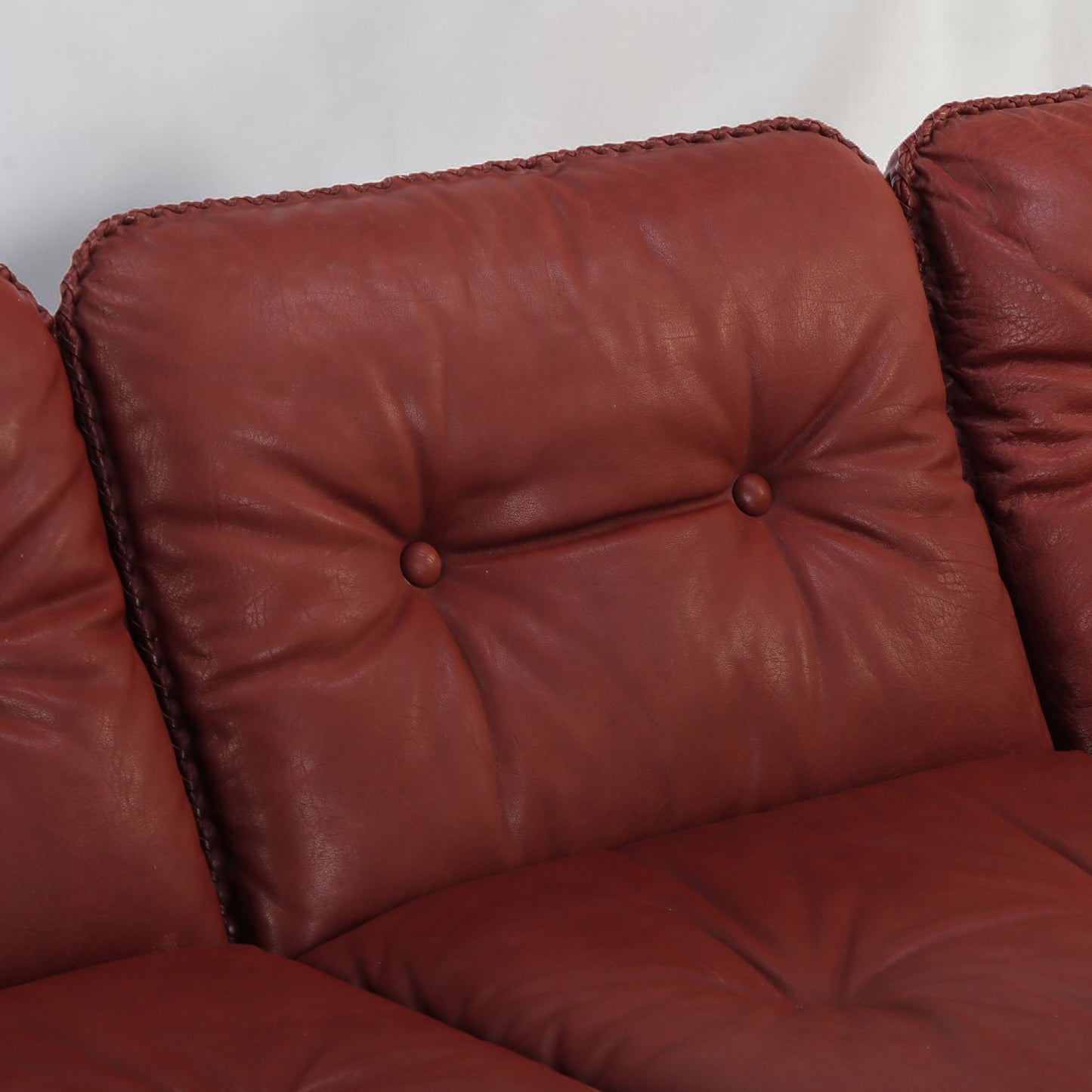 1970s Danish Oxblood Leather Sofa by Thams Kvalitet in the Style of De Sede
